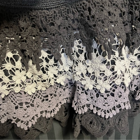 Tiered lace shorts - Picture 6 of 9
